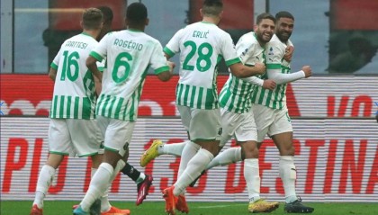  威尔逊点射建功诺丁汉森林主场爆冷平曼联