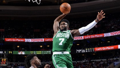  杰伦布朗末节爆发接管比赛，凯尔特人轻取魔术锁定季后赛  